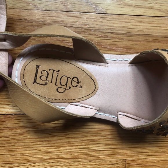 🌼Embellished Leather Ankle Strap Sandal🌼 - Picture 8 of 13